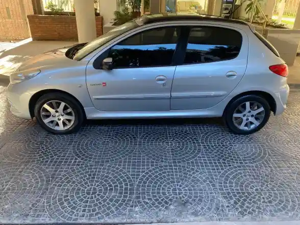 Peugeot 207 1.4 Quiksilver 75Cv 2012 - foto 3