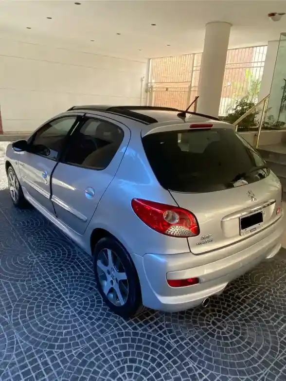 Peugeot 207 1.4 Quiksilver 75Cv 2012 - foto 4