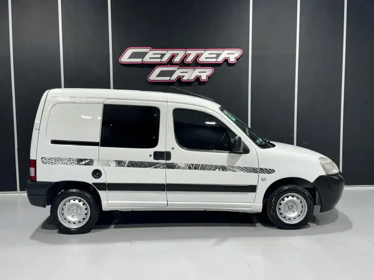 Citroën Berlingo Furgon 1.6 Hdi 92 Bussines Mixto 2017 - foto 2