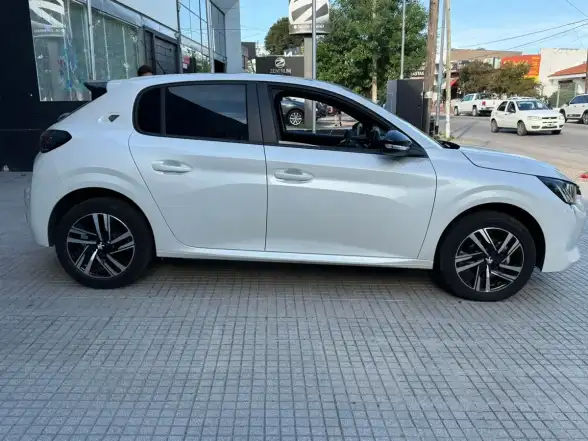 Peugeot 208 1.6 Road Trip Tiptronic 2024 - foto 3