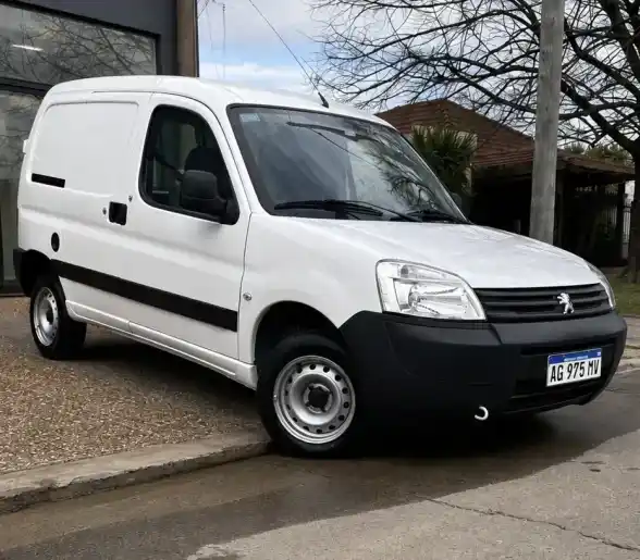 Peugeot Partner 1.6 Hdi Confort 2024 - foto 2