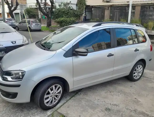 Volkswagen Suran 1.6 Highline 101Cv 2014 - foto 1
