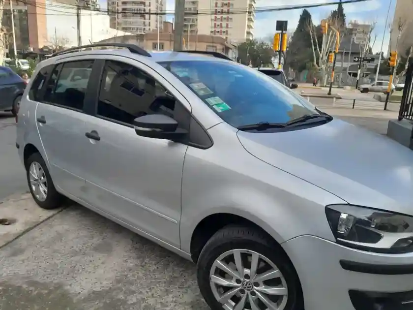 Volkswagen Suran 1.6 Highline 101Cv 2014 - foto 2