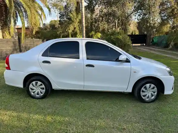 Toyota Etios 1.5 Sedan X 2023 - foto 2