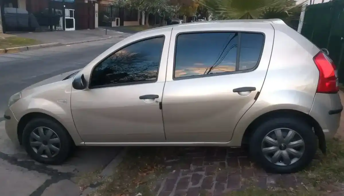 Renault Sandero 2011 - foto 1