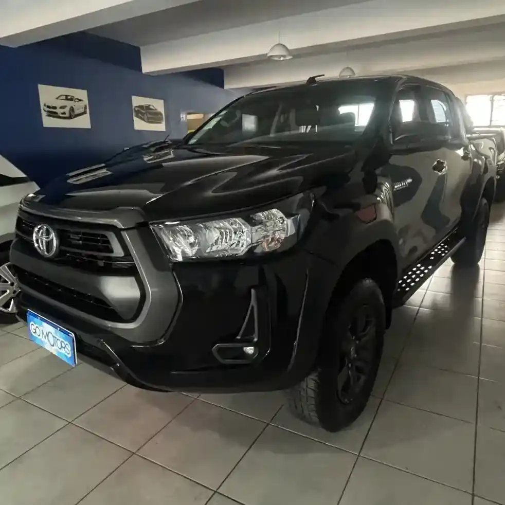 Toyota Hilux 2.4  Sr At 2023 - foto 1