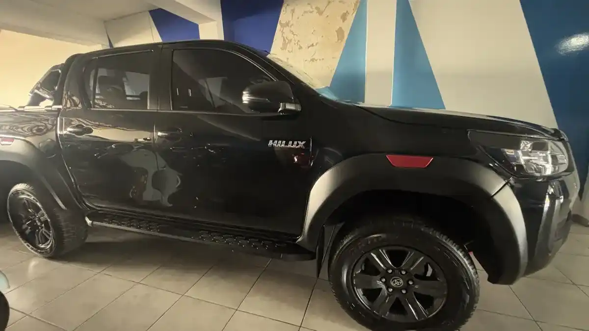Toyota Hilux 2.4  Sr At 2023 - foto 2