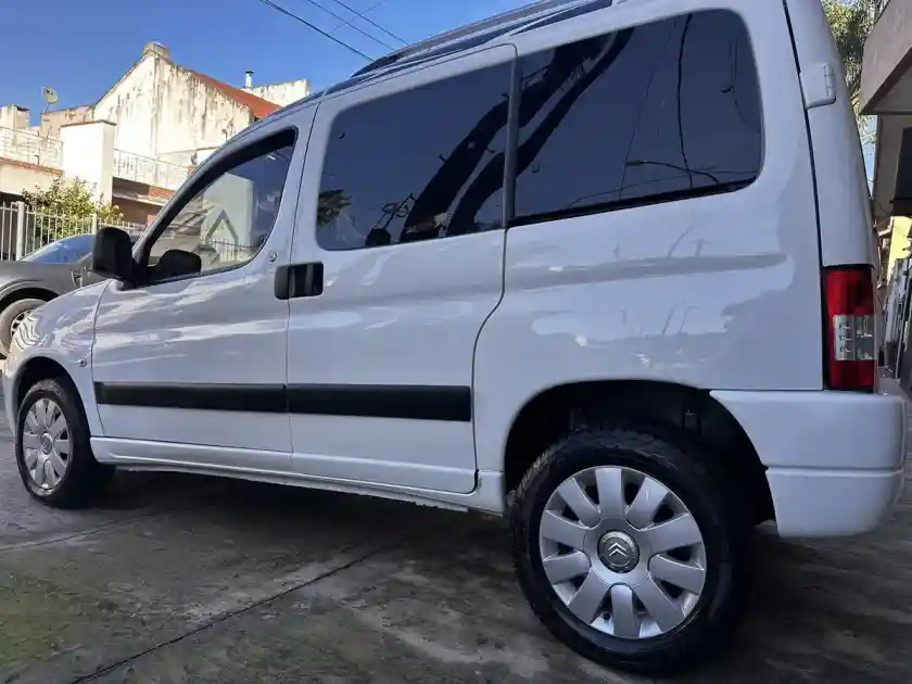 Citroën Berlingo Multispace 1.6 Xtr Hdi 92Cv 2023 - foto 4