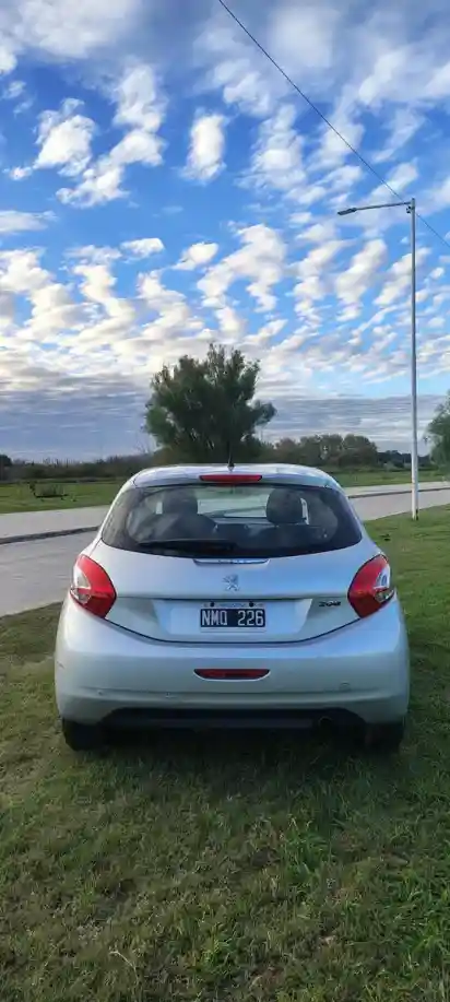 Peugeot 208 1.5 Active 2014 - foto 5