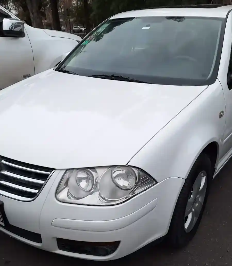 Volkswagen Bora 1.9 Trendline I 100Cv 2013 - foto 1