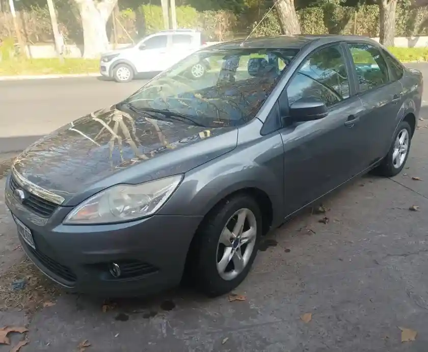 Ford Focus 2 1.8 Exe Sedan Tdci Trend Plus 2012 - foto 1