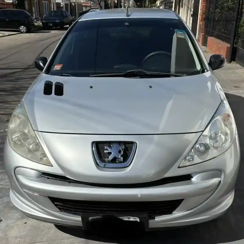 Peugeot 207 1.4 Xr 2012 - foto 2
