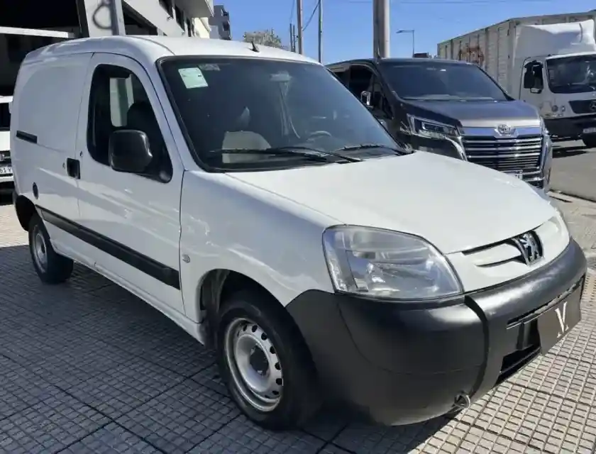 Peugeot Partner 1.6 Furgon Confort 2022 - foto 1