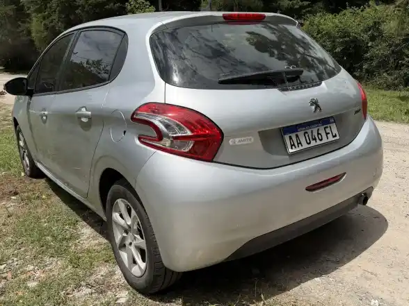 Peugeot 208 1.5 Allure Touchscreen 2016 - foto 3