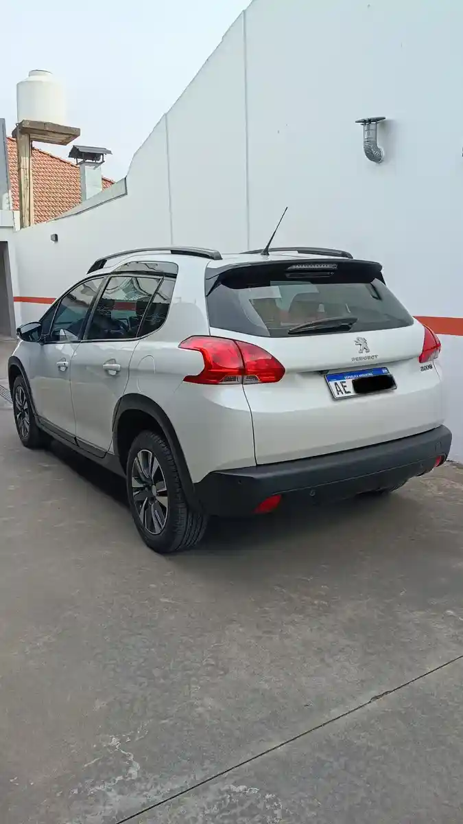 Peugeot 2008 1.6 Feline Am20 2021 - foto 4