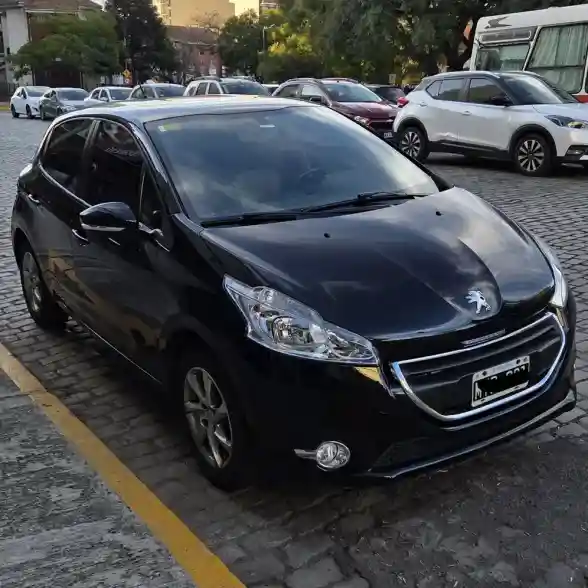 Peugeot 208 1.5 Allure 2013 - foto 3