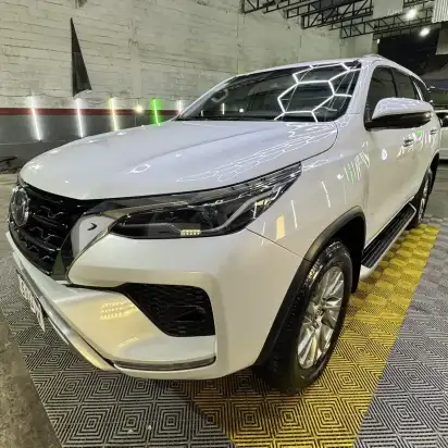 Toyota Sw4 2.8 Srx 204Cv 4X4 7As At 2023 - foto 1