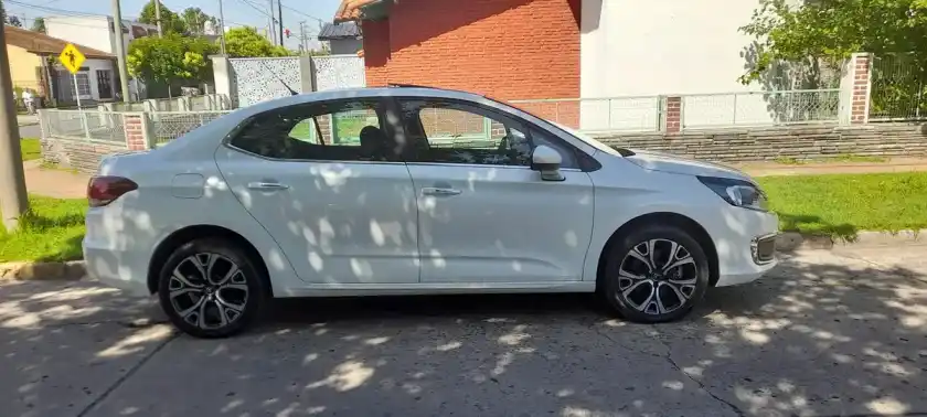 Citroën C4 Lounge 1.6 Thp 165 At6 Shine Am19 2022 - foto 2