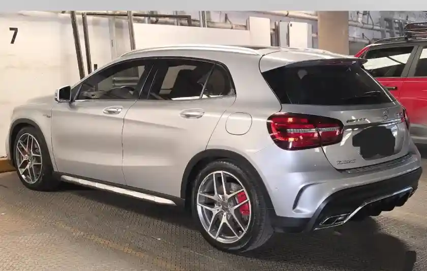 Mercedes-Benz Clase Gla 2.0 Gla45 Amg 381Cv 2018 - foto 4
