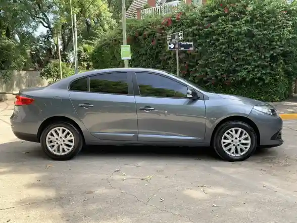 Renault Fluence 2.0 Ph2 Luxe Pack 143Cv 2016 - foto 2