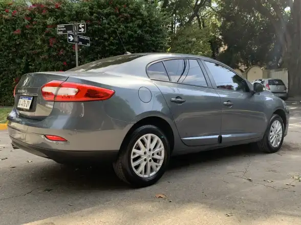 Renault Fluence 2.0 Ph2 Luxe Pack 143Cv 2016 - foto 3