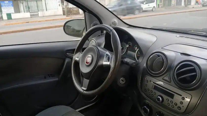 Fiat Palio 1.6 Essence 115Cv 2016 - foto 2