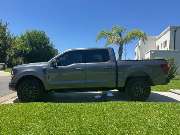 Ford F-150 5.0L V8 Tremor 4X4 At 2024 - foto 3