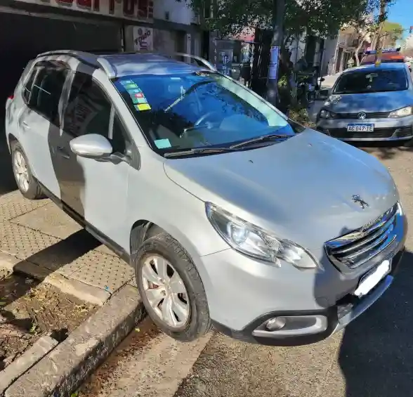 Peugeot 2008 1.6 Allure Tiptronic 2016 - foto 1