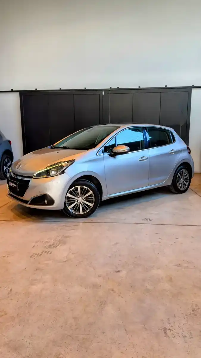 Peugeot 208 1.6 Feline Tiptronic 2017 - foto 2
