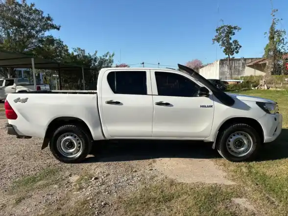 Toyota Hilux 2.4 Cd Dx 150Cv 4X4 2021 - foto 2