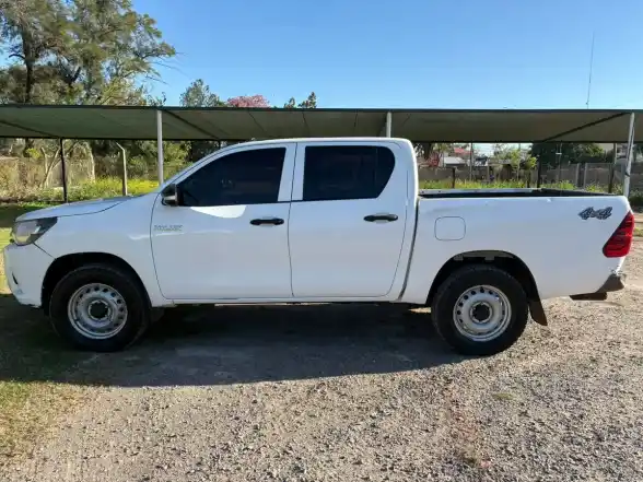Toyota Hilux 2.4 Cd Dx 150Cv 4X4 2021 - foto 3