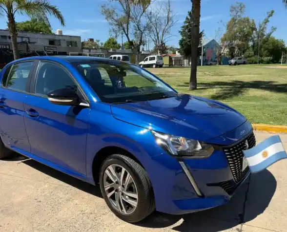 Peugeot 208 1.6 Allure Pack 2023 - foto 2