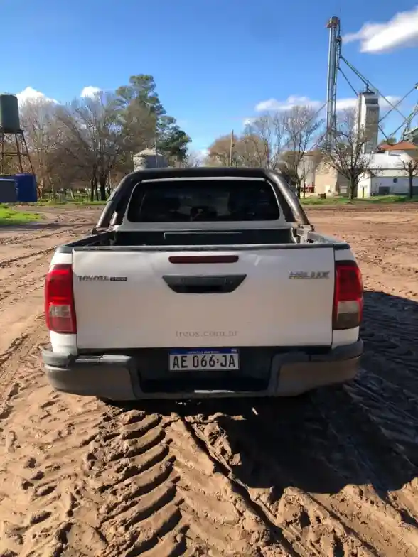 Toyota Hilux 2.4 Cd Dx 150Cv 4X4 2019 - foto 3