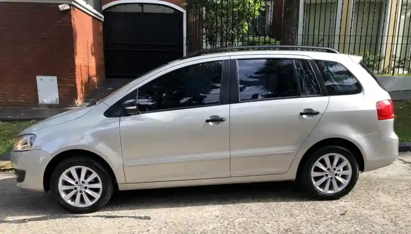Volkswagen Suran 1.6 Trendline 11B 2011 - foto 2