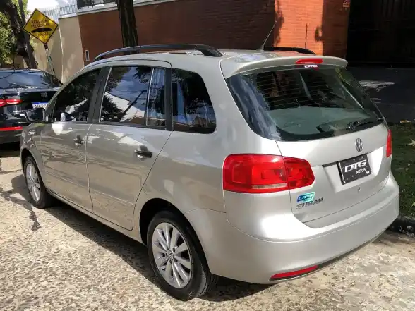Volkswagen Suran 1.6 Trendline 11B 2011 - foto 3