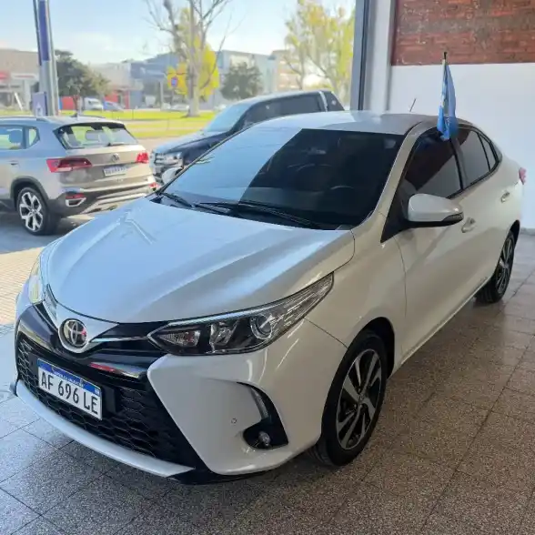 Toyota Yaris 1.5 107Cv Xls Pack Cvt Sedan 2022 - foto 2