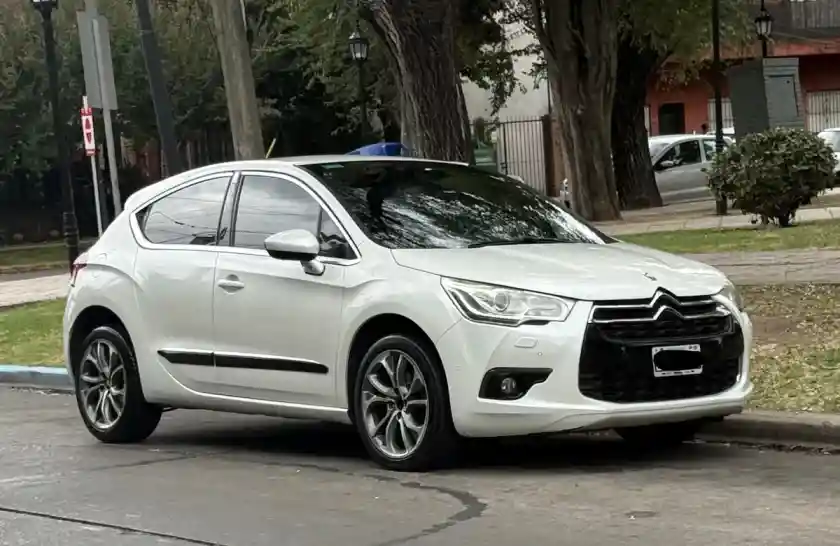 D·s Ds4 1.6I Turbo So Chic 2012 - foto 3