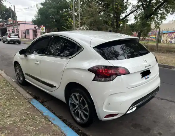 D·s Ds4 1.6I Turbo So Chic 2012 - foto 4