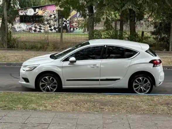 D·s Ds4 1.6I Turbo So Chic 2012 - foto 5