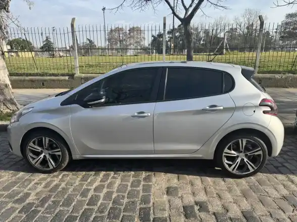 Peugeot 208 1.6 Gt Thp 2019 - foto 2