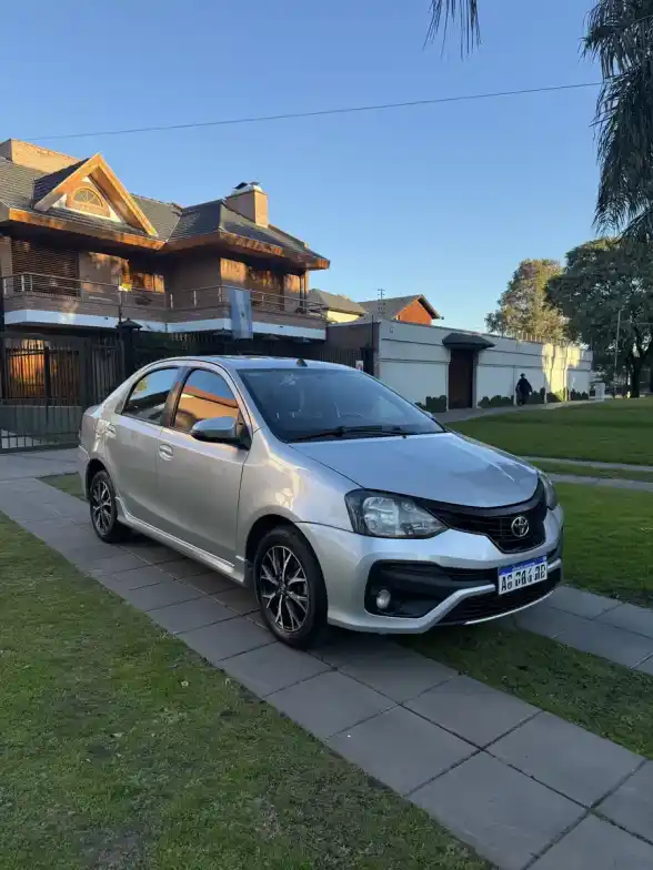 Toyota Etios 1.5 Sedan Xls 2018 - foto 3