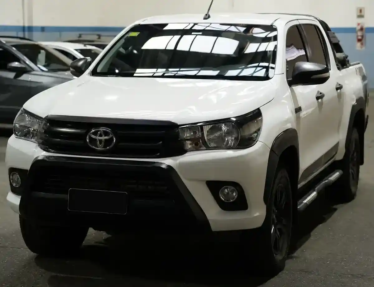 Toyota Hilux Pick-Up 2017 - foto 1