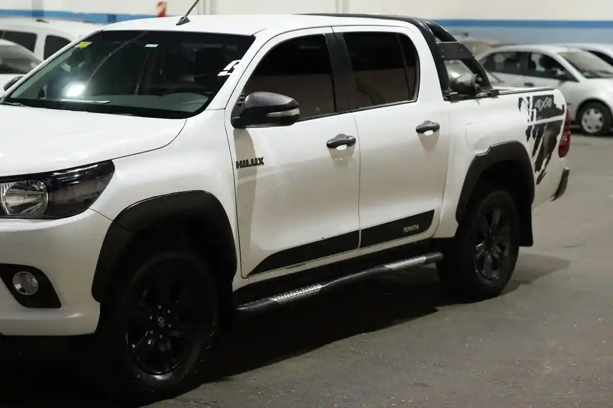 Toyota Hilux Pick-Up 2.8 Cd Limited 177Cv 4X4 2017 - foto 4