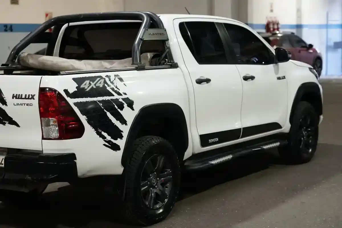 Toyota Hilux Pick-Up 2.8 Cd Limited 177Cv 4X4 2017 - foto 5