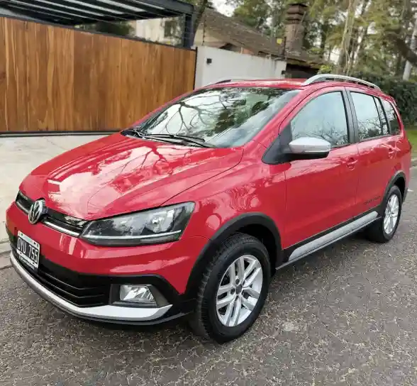 Volkswagen Suran Cross 1.6 Highline 101Cv 2015 - foto 1