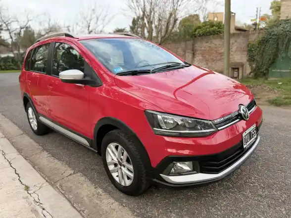 Volkswagen Suran Cross 1.6 Highline 101Cv 2015 - foto 2