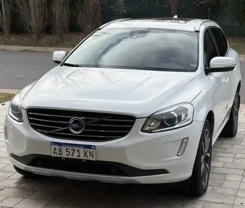 Volvo XC60 2017 - foto 1