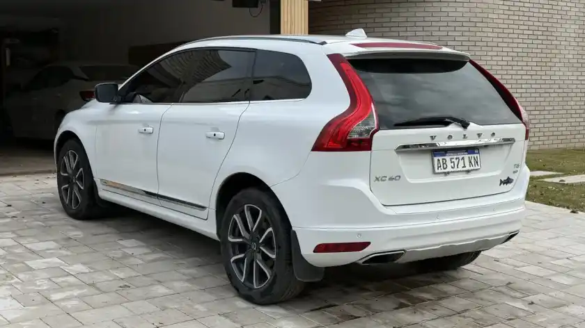 Volvo Xc60 2.5 T5 Momentum 2017 - foto 4