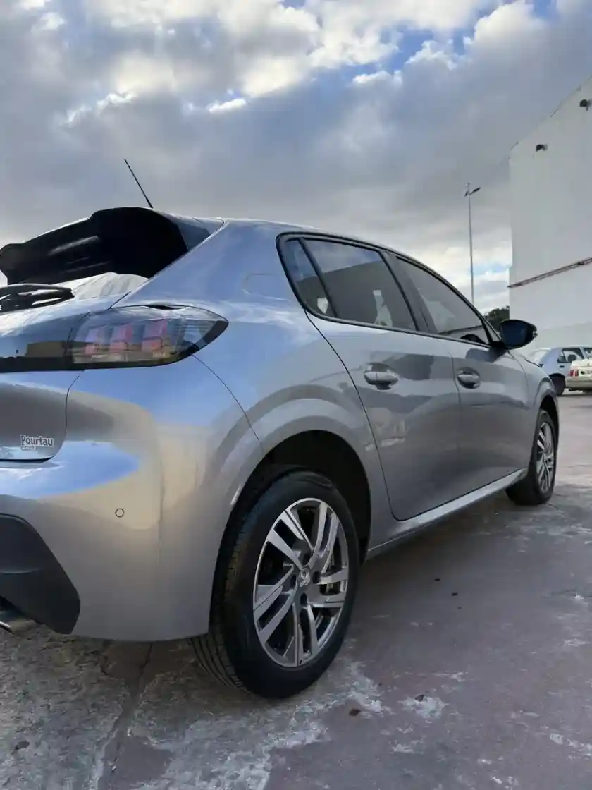 Peugeot 208 1.6L Feline Tiptronic 2023 - foto 3