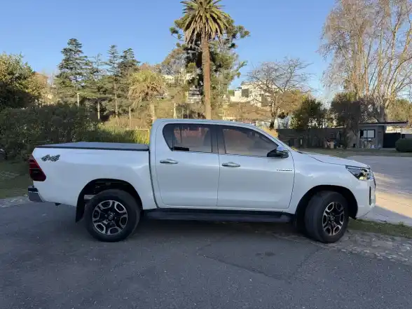 Toyota Hilux Pick-Up 2.8 Cd Srx 204Cv 4X4 At 2023 - foto 2